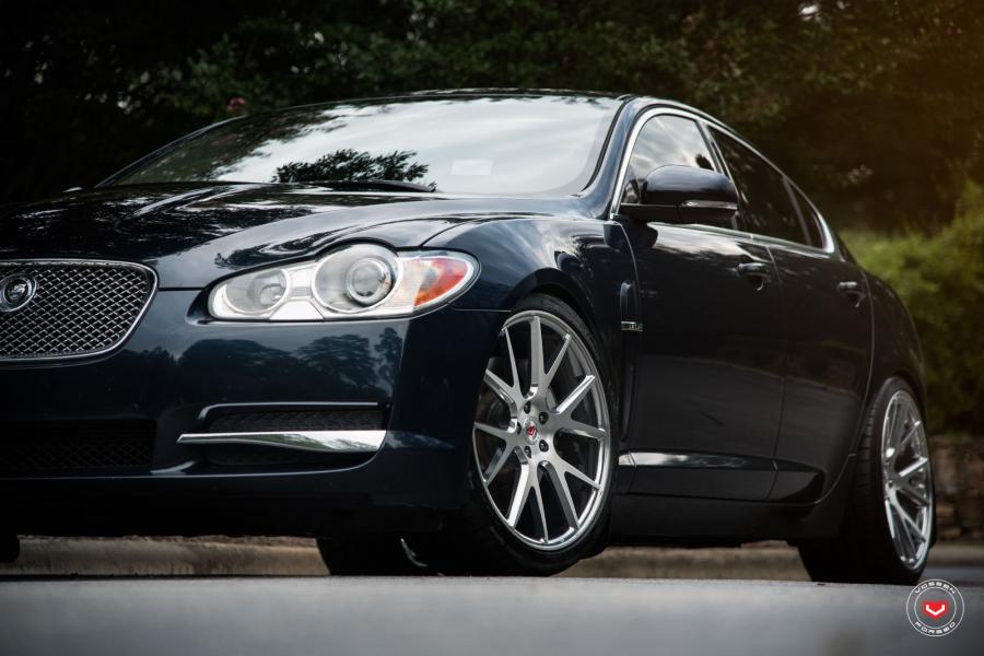 Детали экстерьера Jaguar XF on Vossen Wheels (VPS-306) 2017 года  (фото 9 из 10)